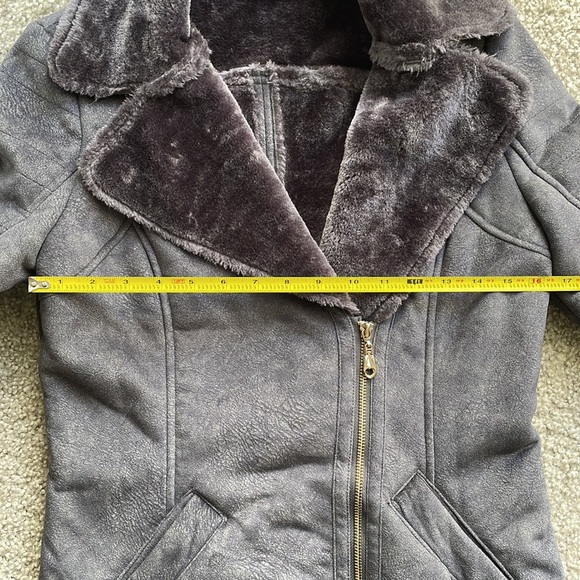 ✨Gray Winter Coat✨ - Picture 3 of 9